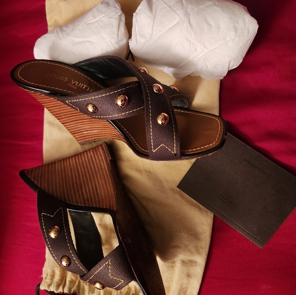 Louis Vuitton wedge sandals**SOLD** - Picture 4 of 12